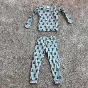 Hanna Andersson Pajamas with Green Tree Pattern